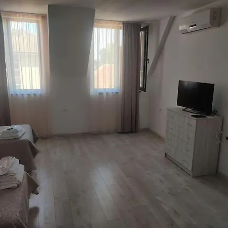 Guest Rooms 4 Zdrave Apartahotel Kazanlŭk