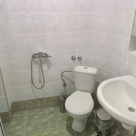 Guest 4 Zdrave Appartamento